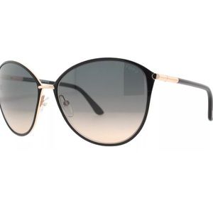Tom Ford Penelope smoke lens
